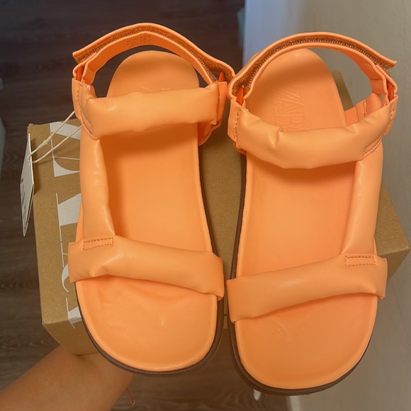 Sandals - Picture 2 of 3